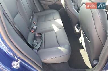 Седан Tesla Model 3 2025 в 