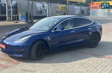Седан Tesla Model 3 2019 в 