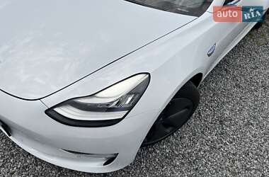 Седан Tesla Model 3 2020 в 