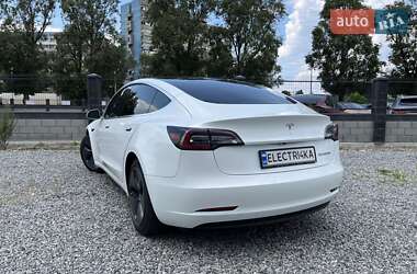 Седан Tesla Model 3 2020 в 