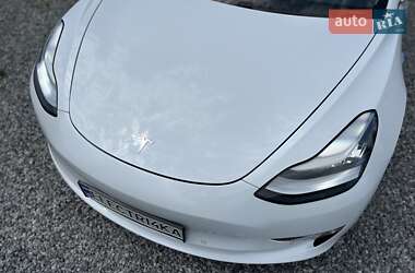 Седан Tesla Model 3 2020 в 