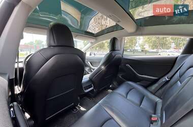 Седан Tesla Model 3 2020 в 