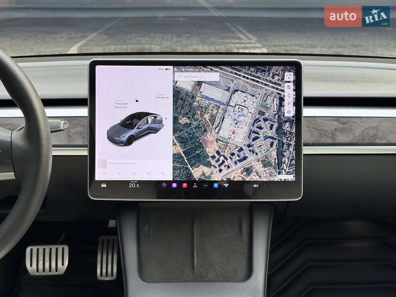 Седан Tesla Model 3 2021 в Киеве