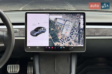 Седан Tesla Model 3 2021 в 