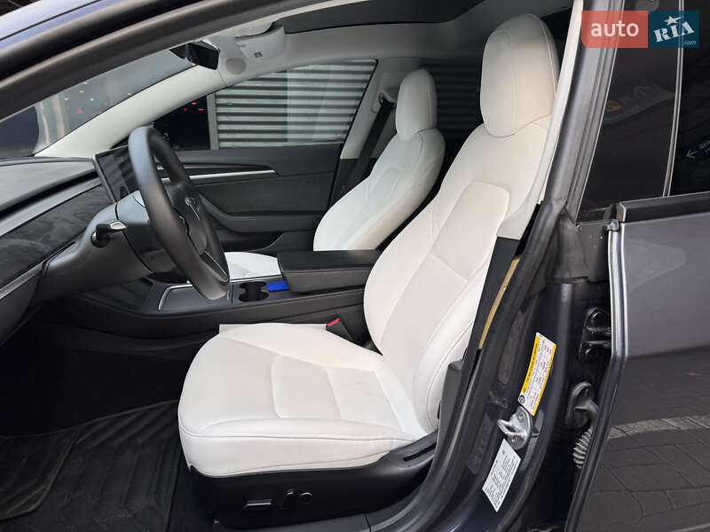 Седан Tesla Model 3 2021 в Киеве