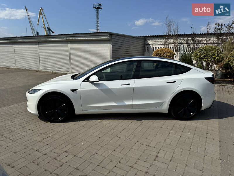 Седан Tesla Model 3 2024 в Днепре