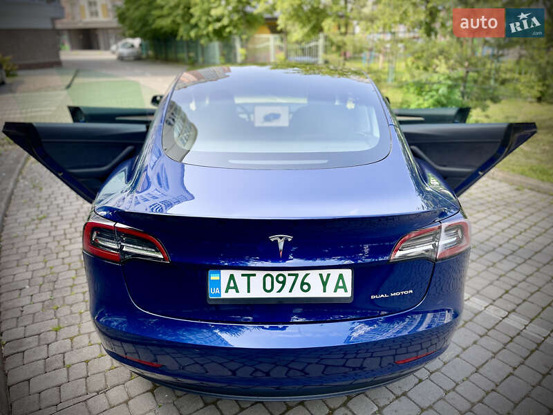 Седан Tesla Model 3 2022 в Ивано-Франковске