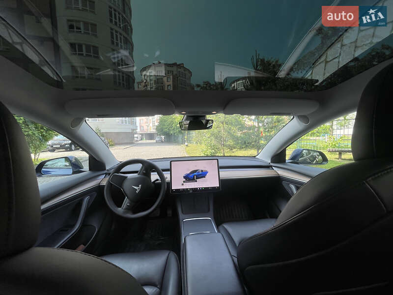Седан Tesla Model 3 2022 в Ивано-Франковске