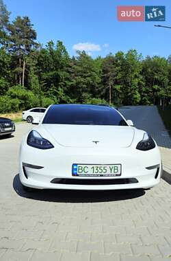 Седан Tesla Model 3 2021 в 
