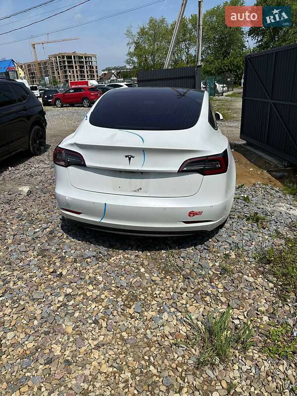 Седан Tesla Model 3 2018 в Львові