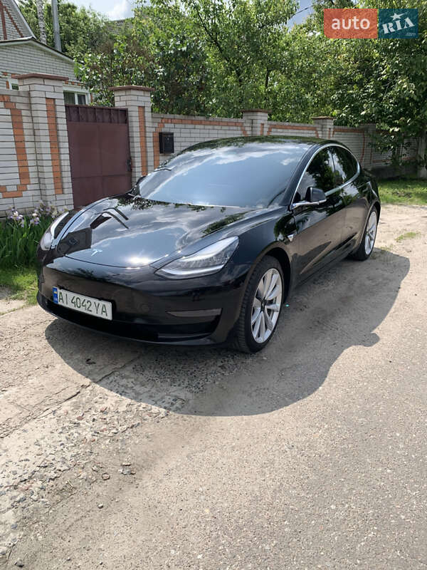 Седан Tesla Model 3 2019 в Буче
