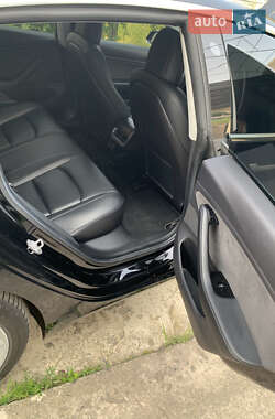 Седан Tesla Model 3 2019 в 