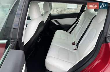 Седан Tesla Model 3 2020 в 
