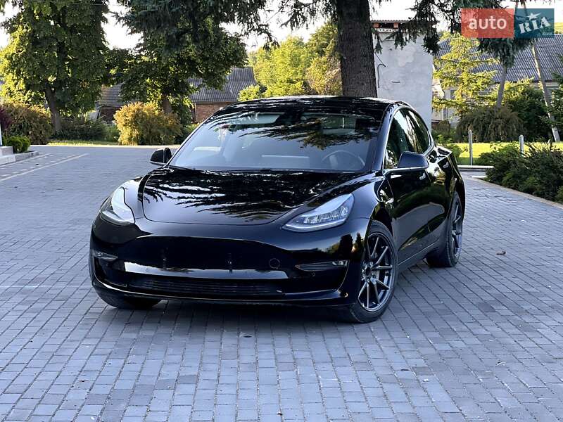 Седан Tesla Model 3 2019 в 