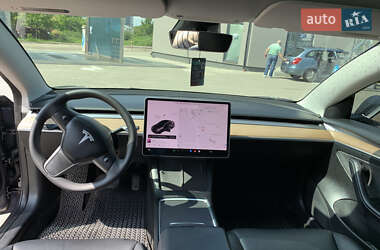 Седан Tesla Model 3 2021 в 