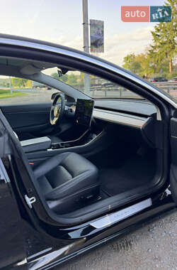 Седан Tesla Model 3 2019 в 