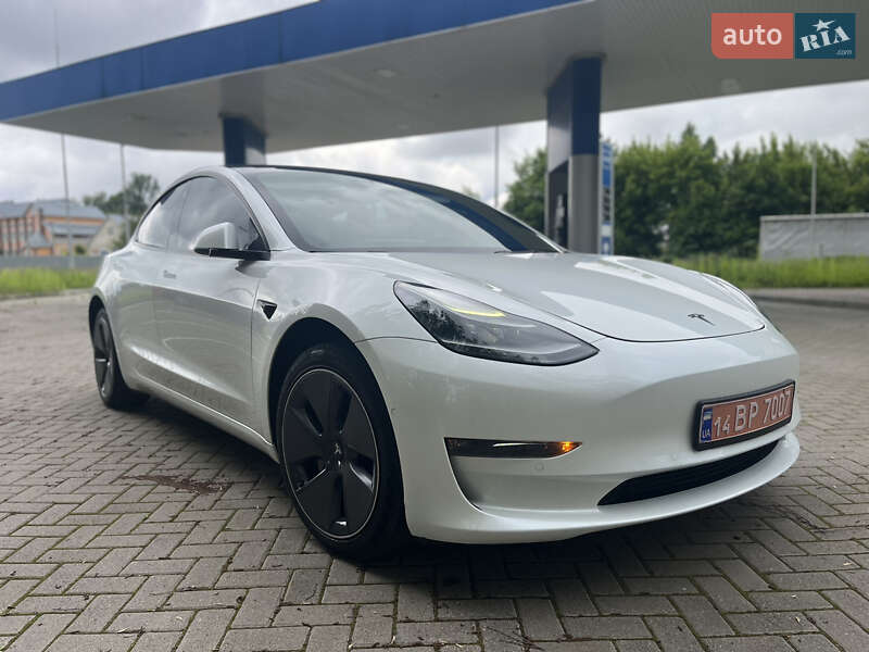 Tesla Model 3 2022