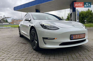 Седан Tesla Model 3 2022 в Самборе