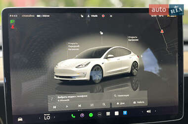 Седан Tesla Model 3 2022 в Самборе