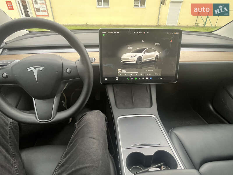 Седан Tesla Model 3 2022 в Самборі