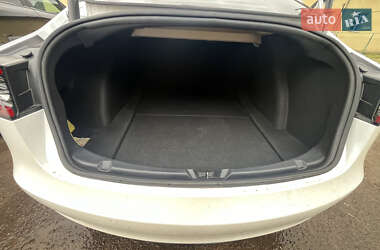 Седан Tesla Model 3 2022 в Самборе