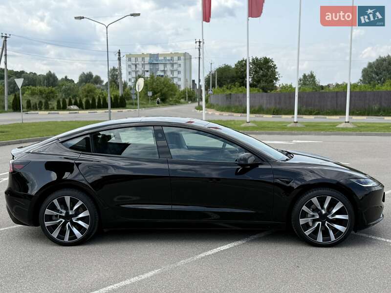 Седан Tesla Model 3 2024 в Киеве