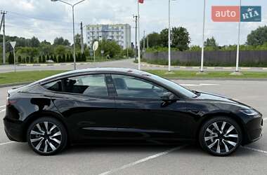 Седан Tesla Model 3 2024 в 