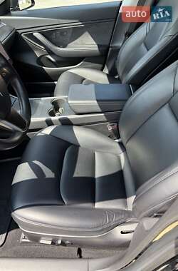 Седан Tesla Model 3 2018 в 
