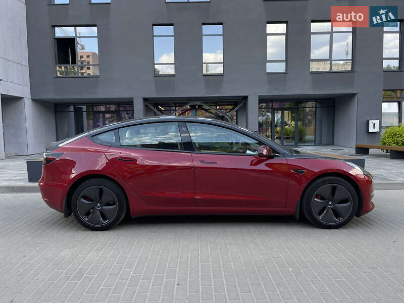 Седан Tesla Model 3 2019 в Львові