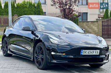 Седан Tesla Model 3 2019 в 