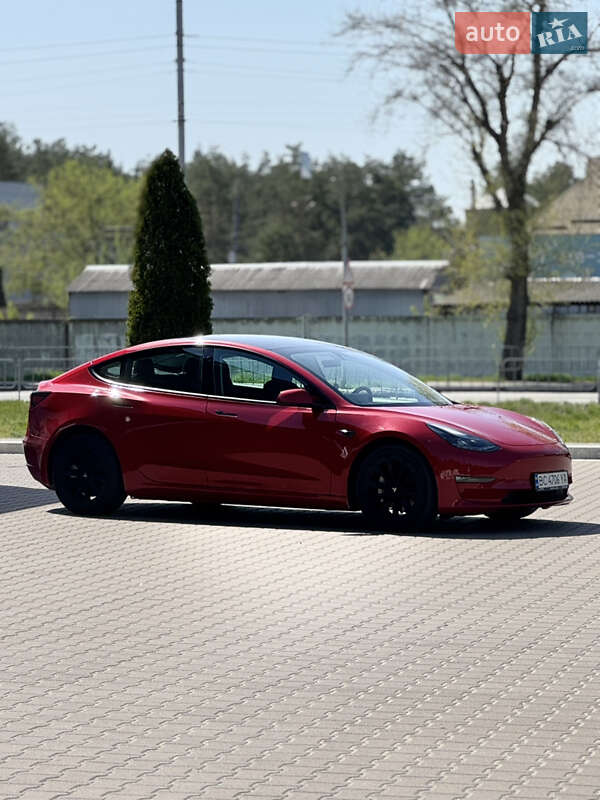 Седан Tesla Model 3 2022 в Киеве