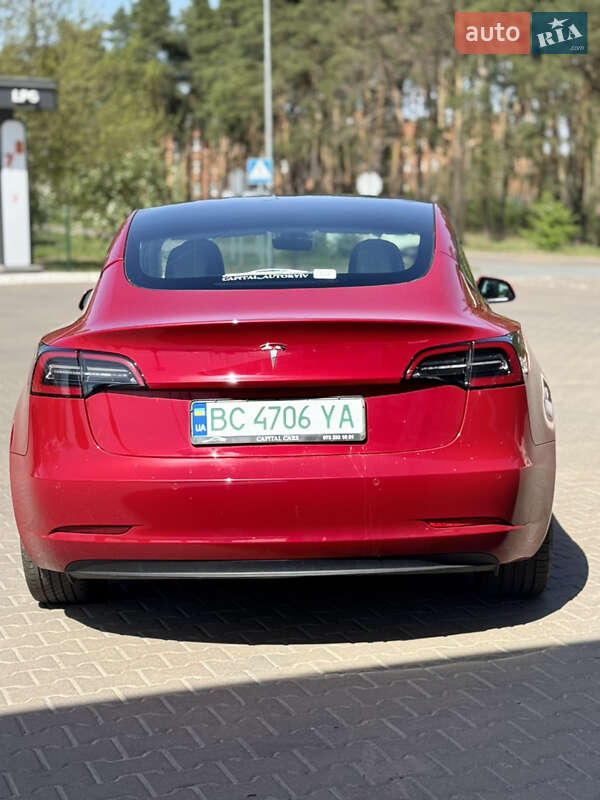Седан Tesla Model 3 2022 в Киеве