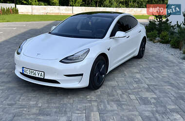 Седан Tesla Model 3 2020 в 