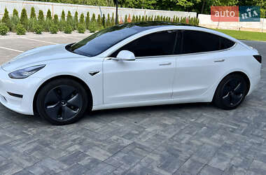 Седан Tesla Model 3 2020 в 