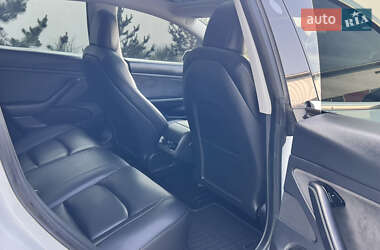 Седан Tesla Model 3 2020 в 