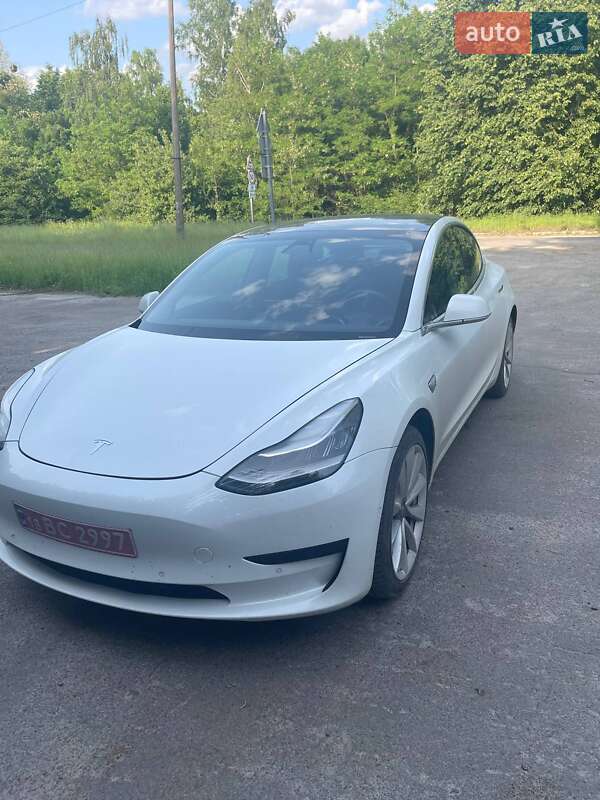 Седан Tesla Model 3 2019 в 