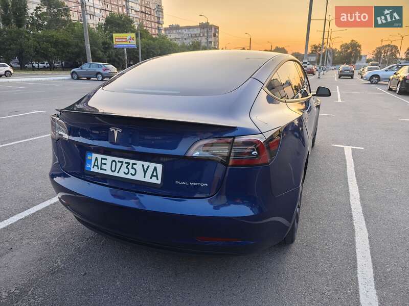 Седан Tesla Model 3 2021 в Дніпрі
