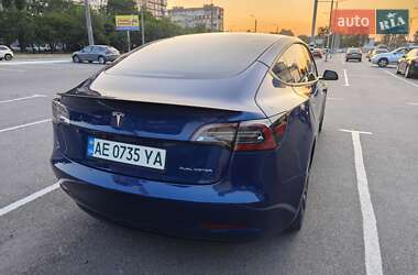 Седан Tesla Model 3 2021 в 