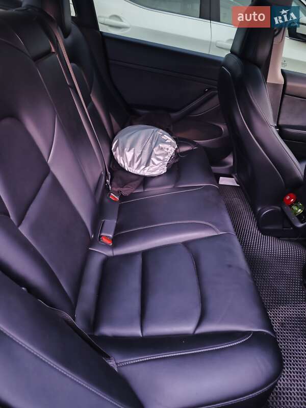 Седан Tesla Model 3 2021 в Дніпрі