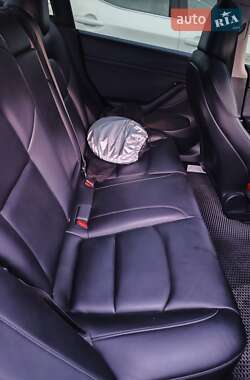 Седан Tesla Model 3 2021 в 