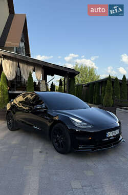 Седан Tesla Model 3 2019 в 