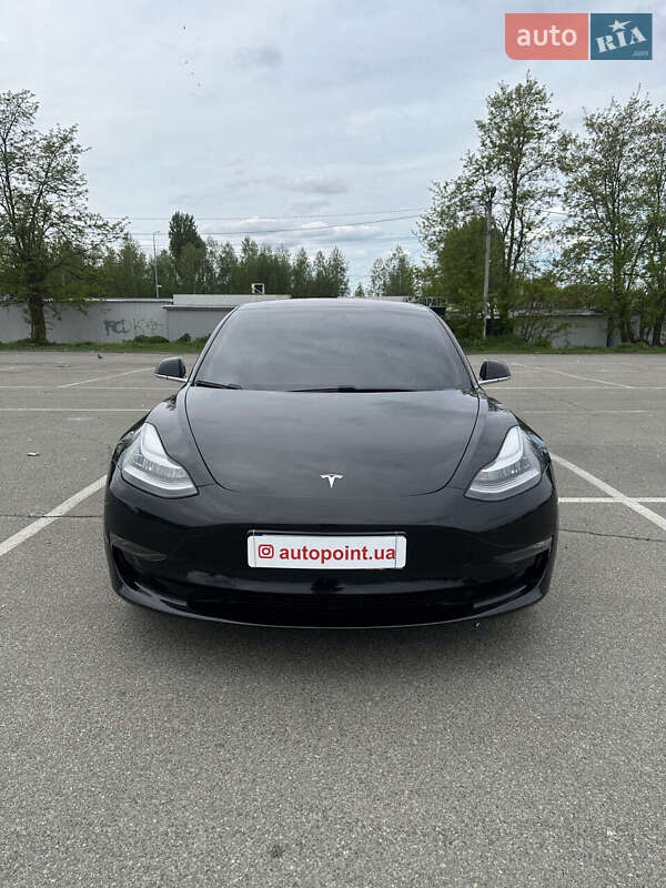Седан Tesla Model 3 2018 в 
