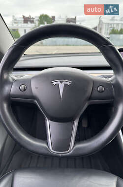Седан Tesla Model 3 2018 в 