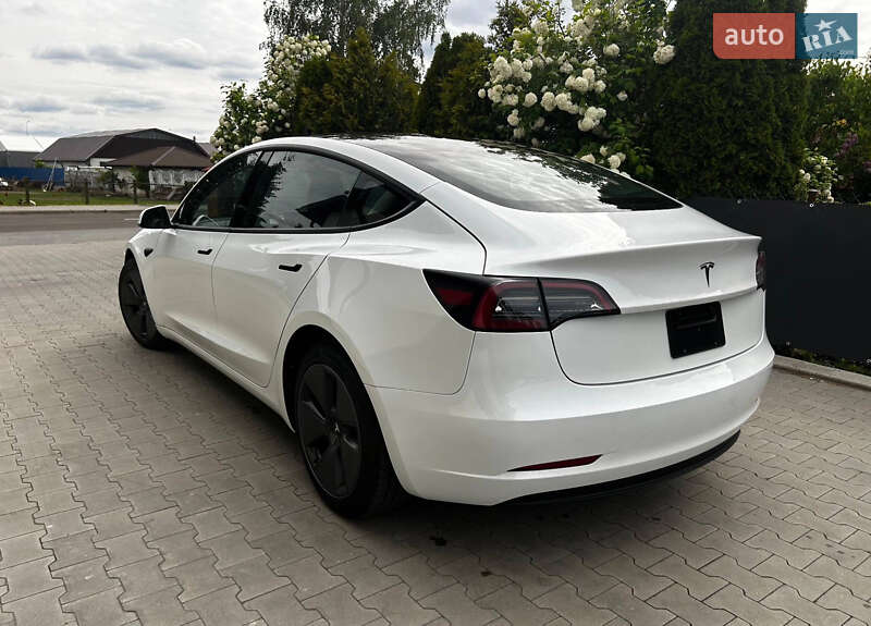 Седан Tesla Model 3 2021 в Бориславе