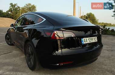 Седан Tesla Model 3 2019 в 