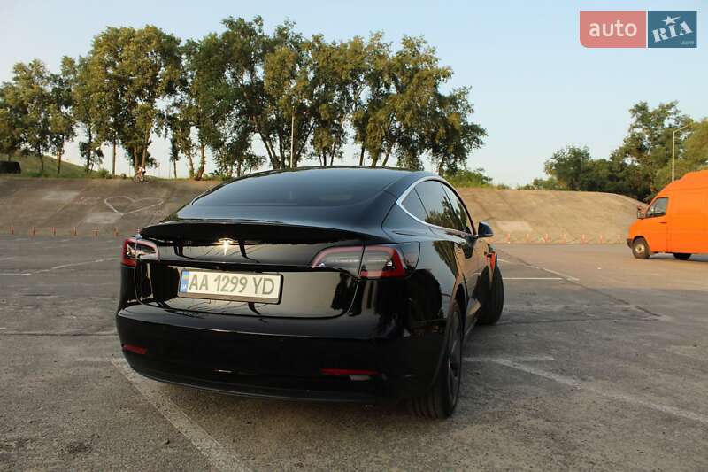 Седан Tesla Model 3 2019 в Києві
