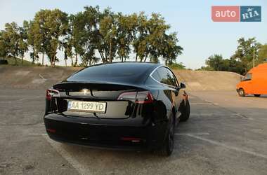 Седан Tesla Model 3 2019 в 