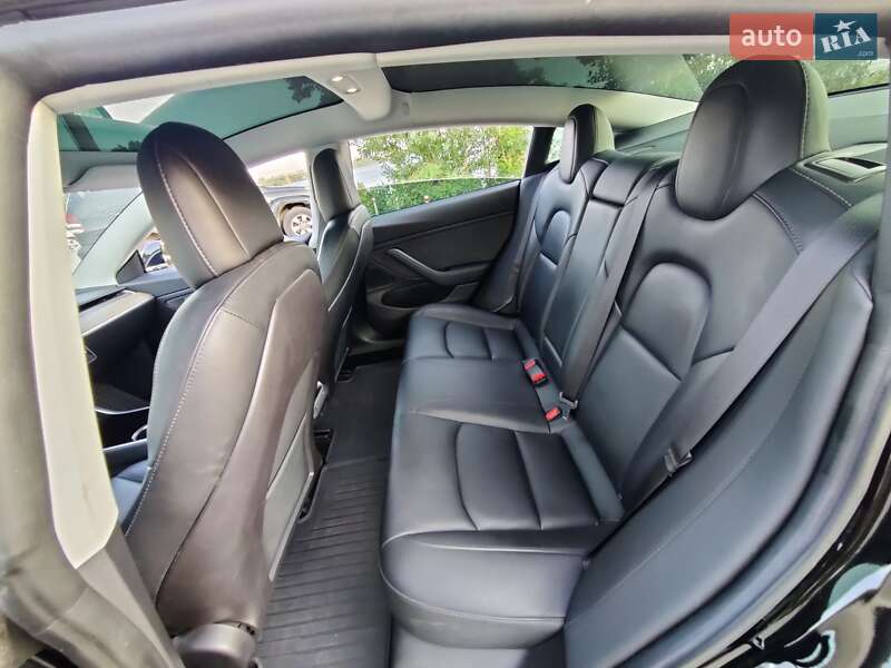 Седан Tesla Model 3 2019 в Києві