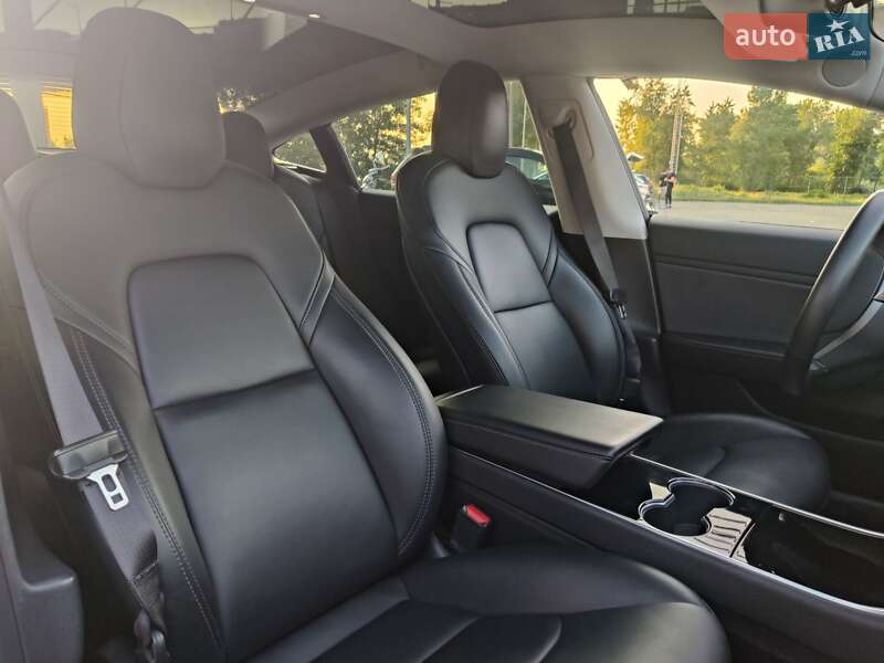 Седан Tesla Model 3 2019 в Києві