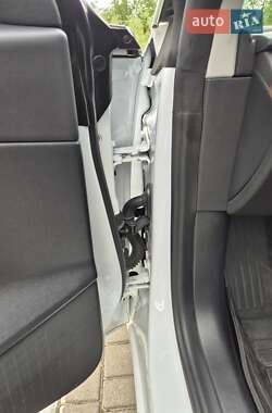 Седан Tesla Model 3 2020 в 